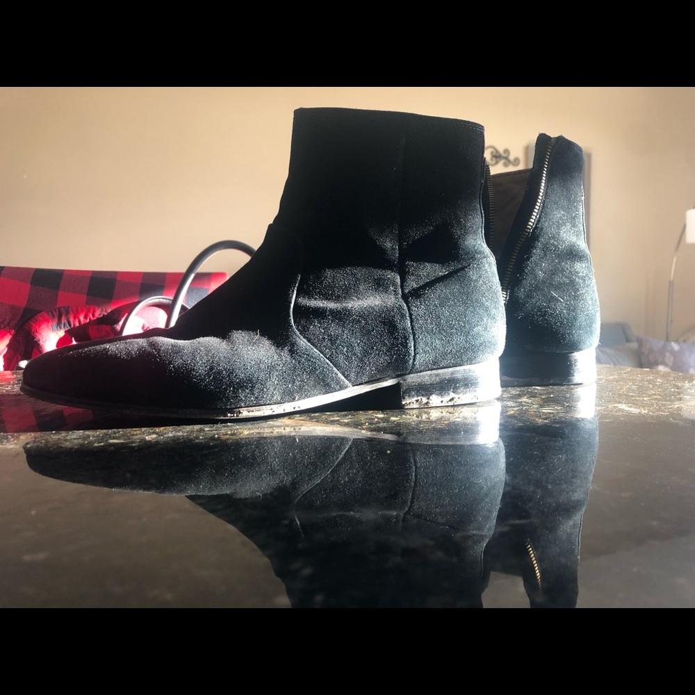Black zip boots